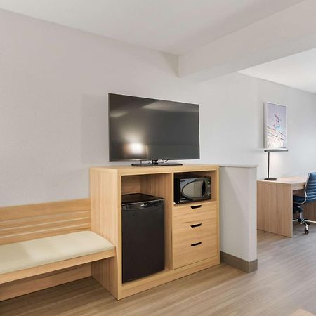 Best Western Lake Oswego Hotel & Suites Экстерьер фото