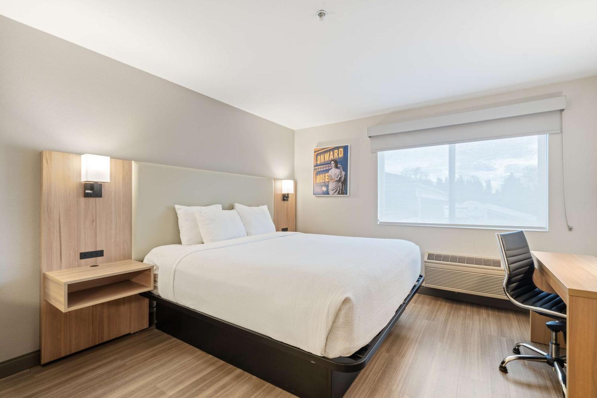 Best Western Lake Oswego Hotel & Suites Экстерьер фото