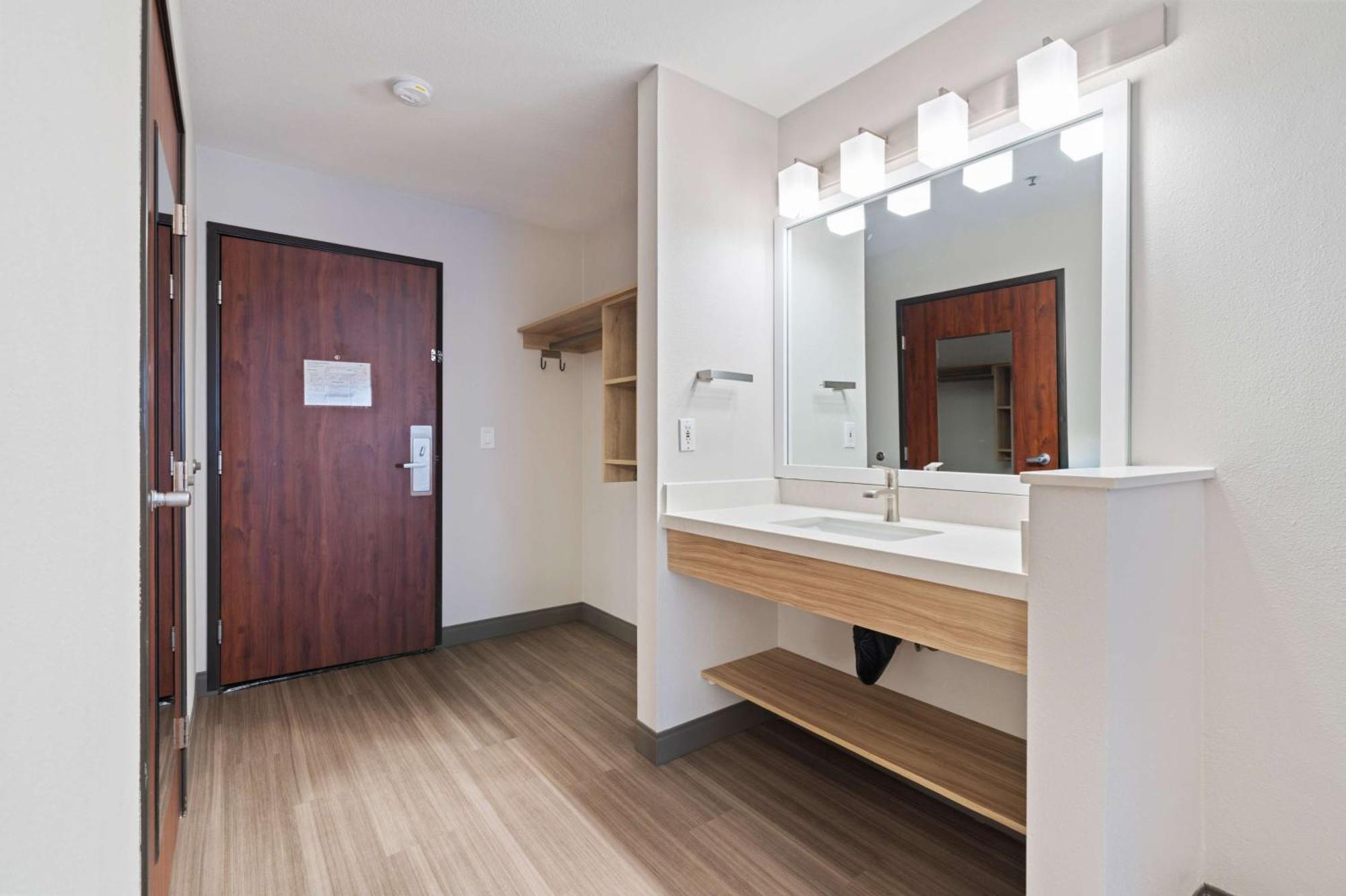 Best Western Lake Oswego Hotel & Suites Экстерьер фото